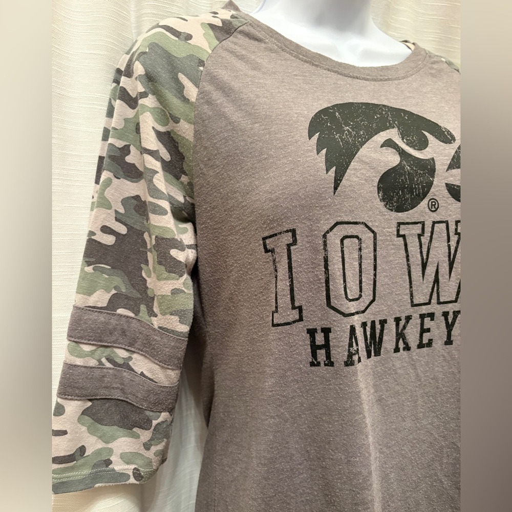 Iowa Hawkeyes Rivalry Threads Camo Logo Tee - Picture 2 of 8